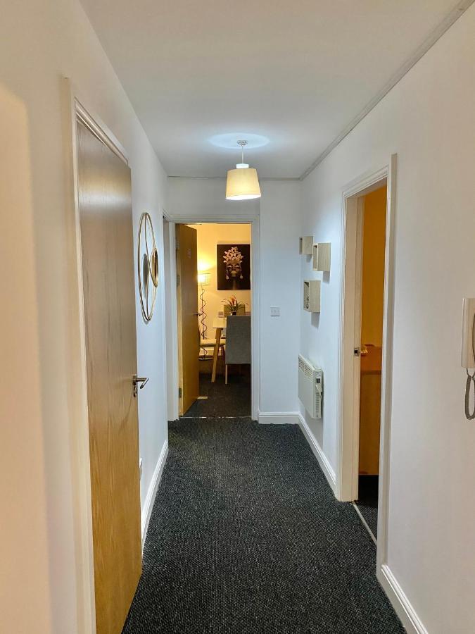 Unique View Of Anfield Stadium - Charming 2 Bedroom Apartment In Liverpool With Parking エクステリア 写真